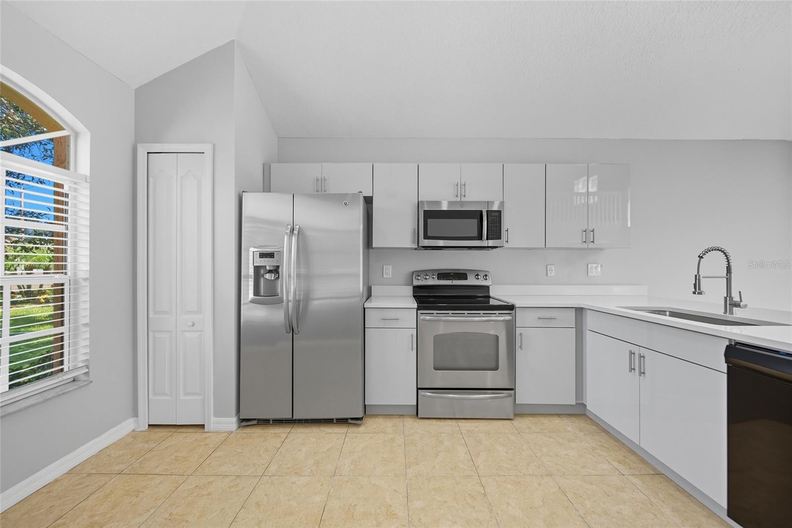 Image 11 of 40 For 3712 Bellewater Boulevard