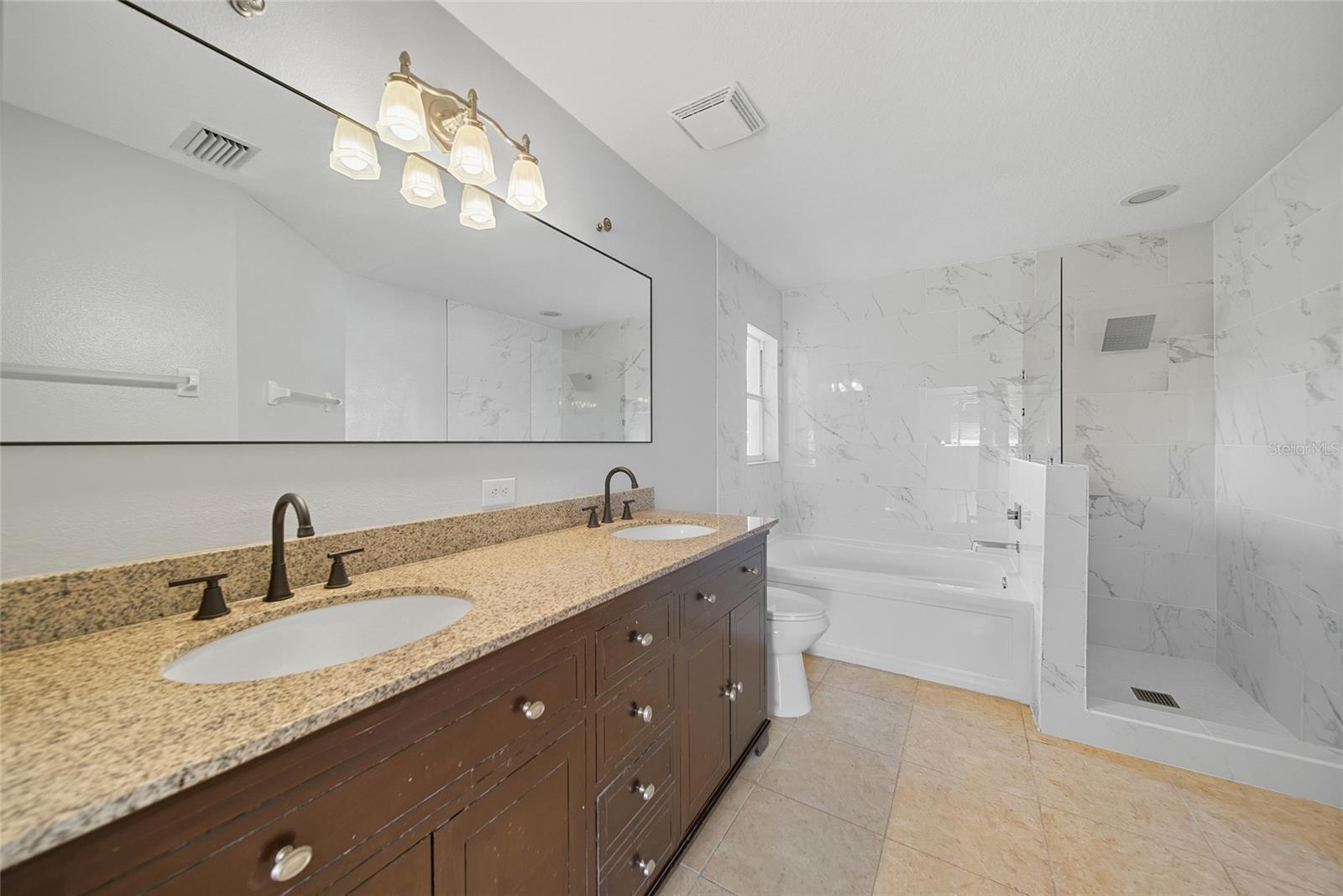 Image 17 of 40 For 3712 Bellewater Boulevard