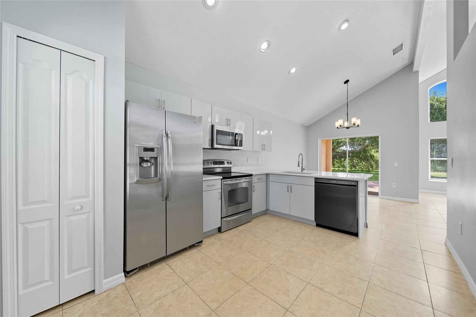 Image 6 of 40 For 3712 Bellewater Boulevard