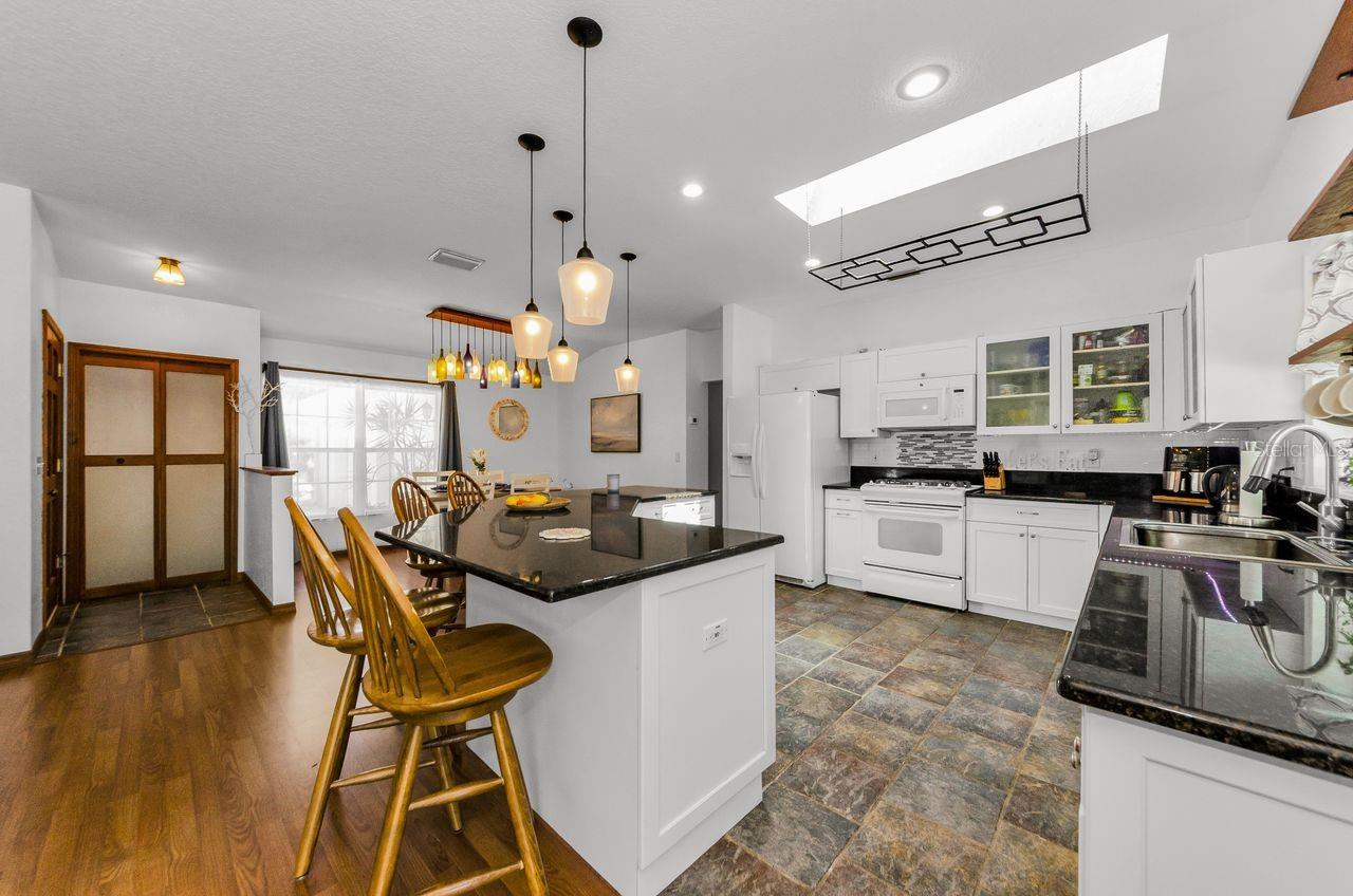 Image 10 of 60 For 1611 Gulf Beach Boulevard