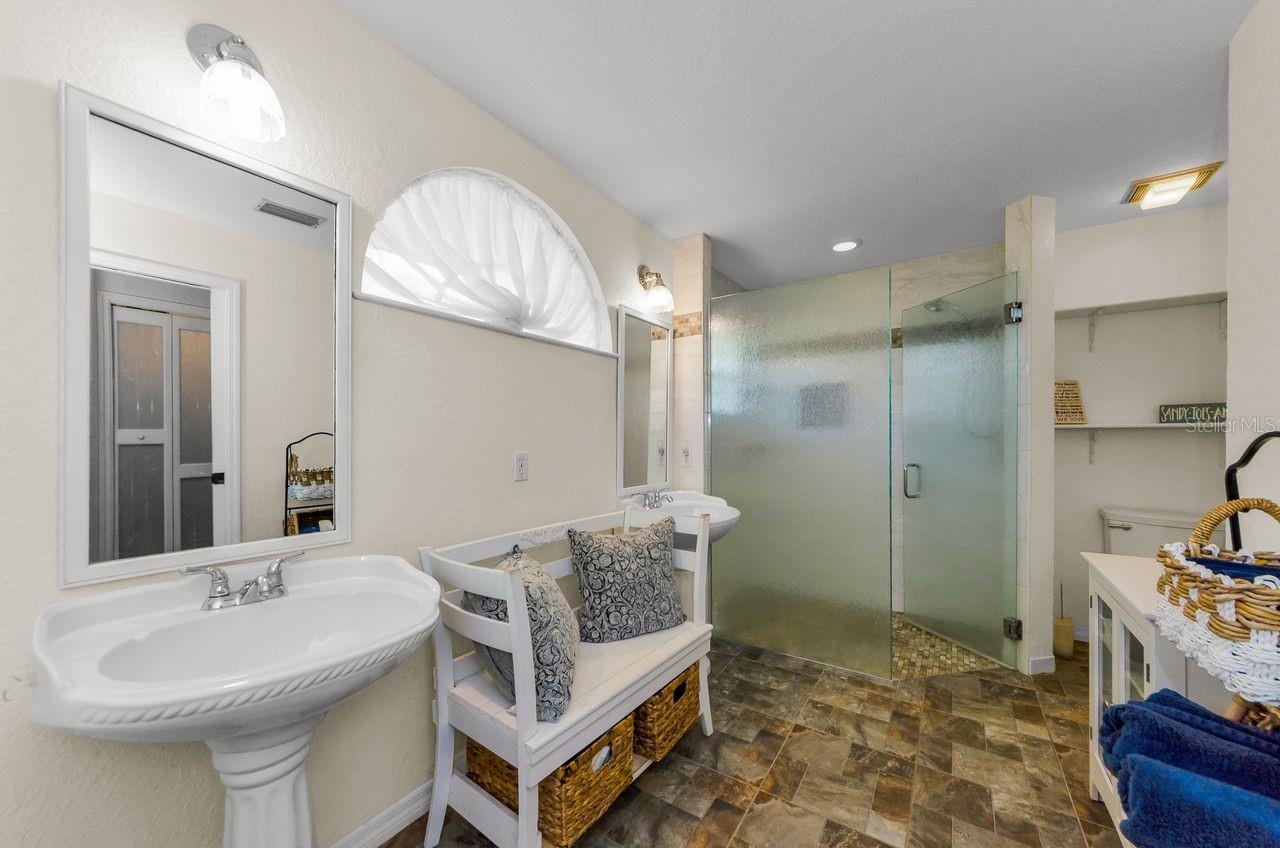 Image 19 of 60 For 1611 Gulf Beach Boulevard