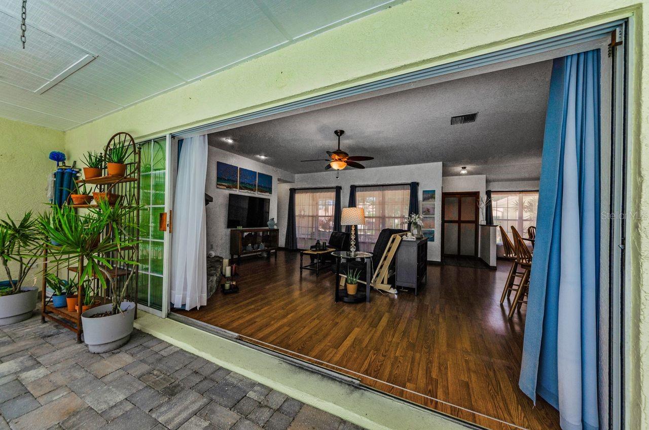 Image 24 of 60 For 1611 Gulf Beach Boulevard