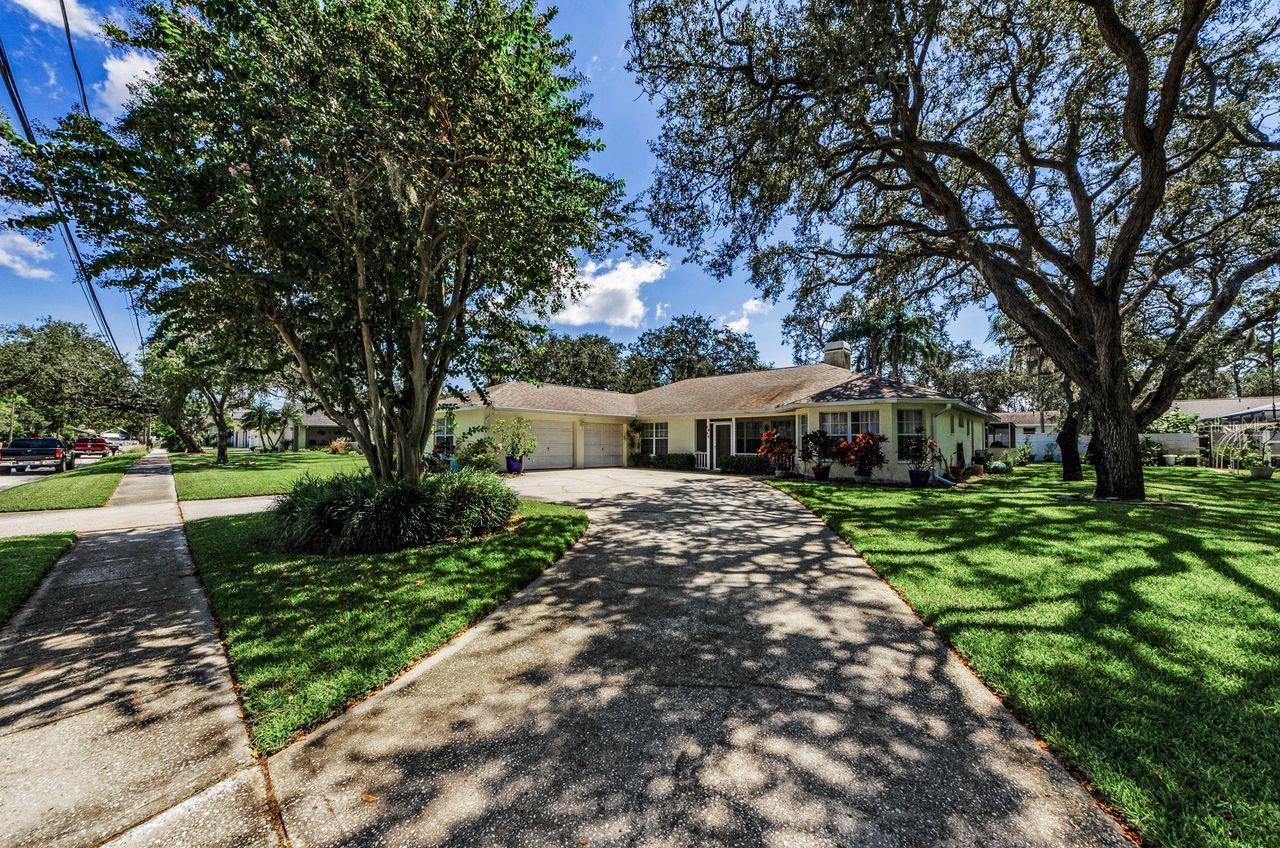 Image 4 of 60 For 1611 Gulf Beach Boulevard