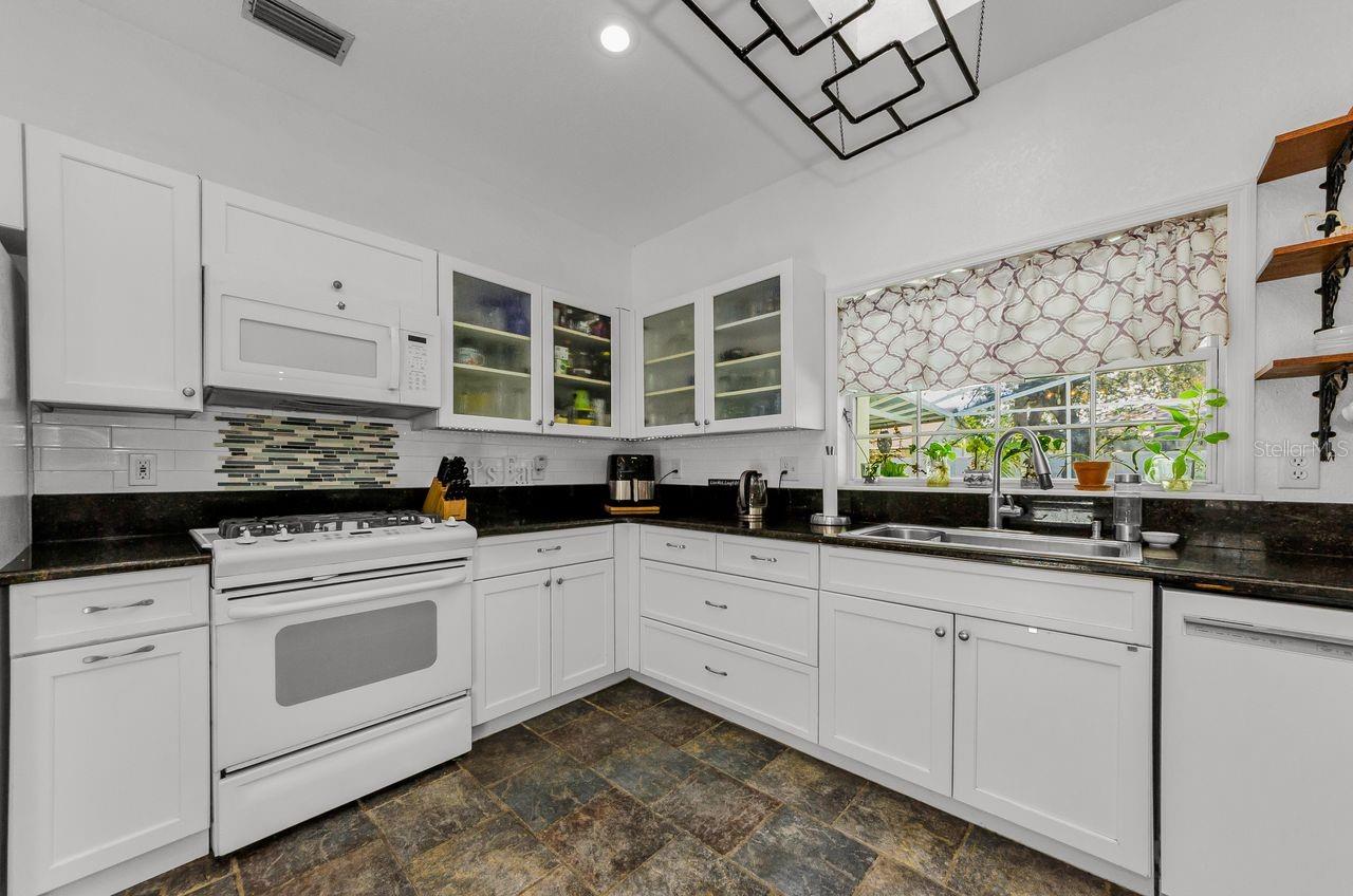 Image 7 of 60 For 1611 Gulf Beach Boulevard