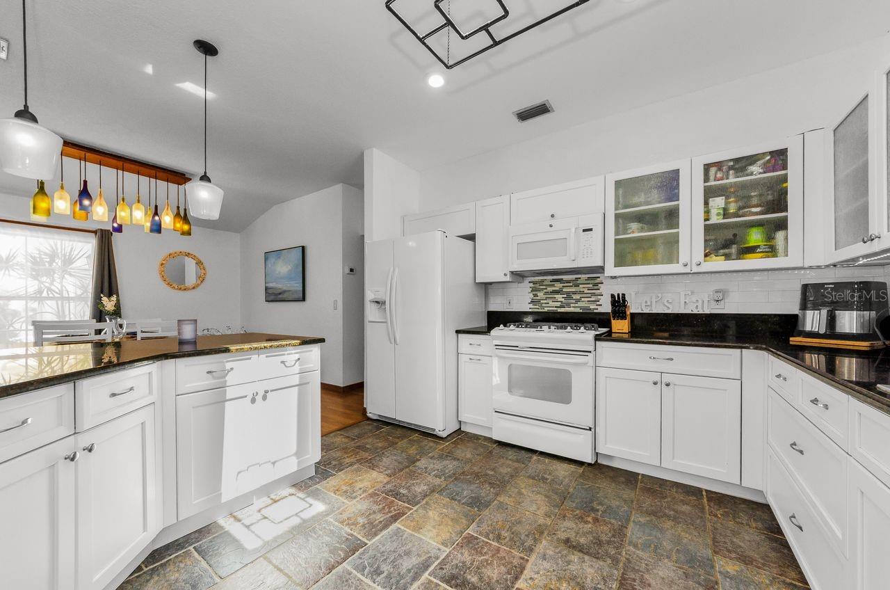 Image 9 of 60 For 1611 Gulf Beach Boulevard