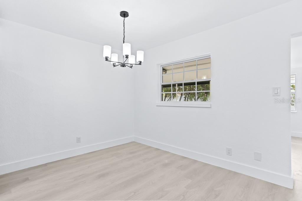Image 13 of 22 For 4704 Chapin Avenue