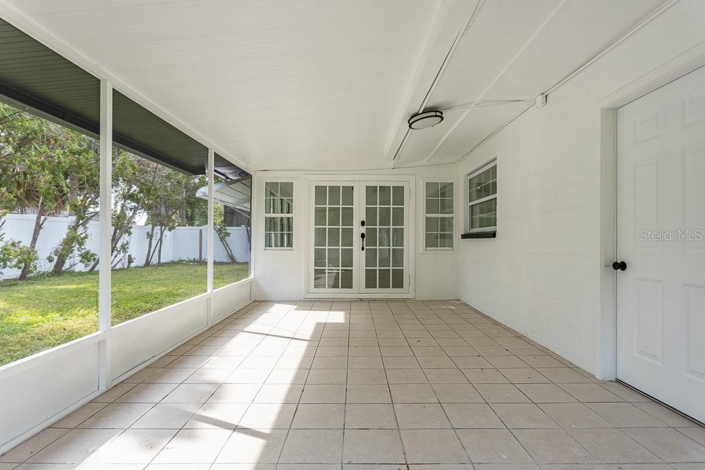 Image 18 of 22 For 4704 Chapin Avenue