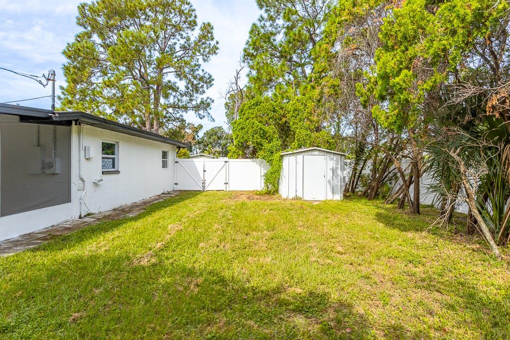 Image 19 of 22 For 4704 Chapin Avenue