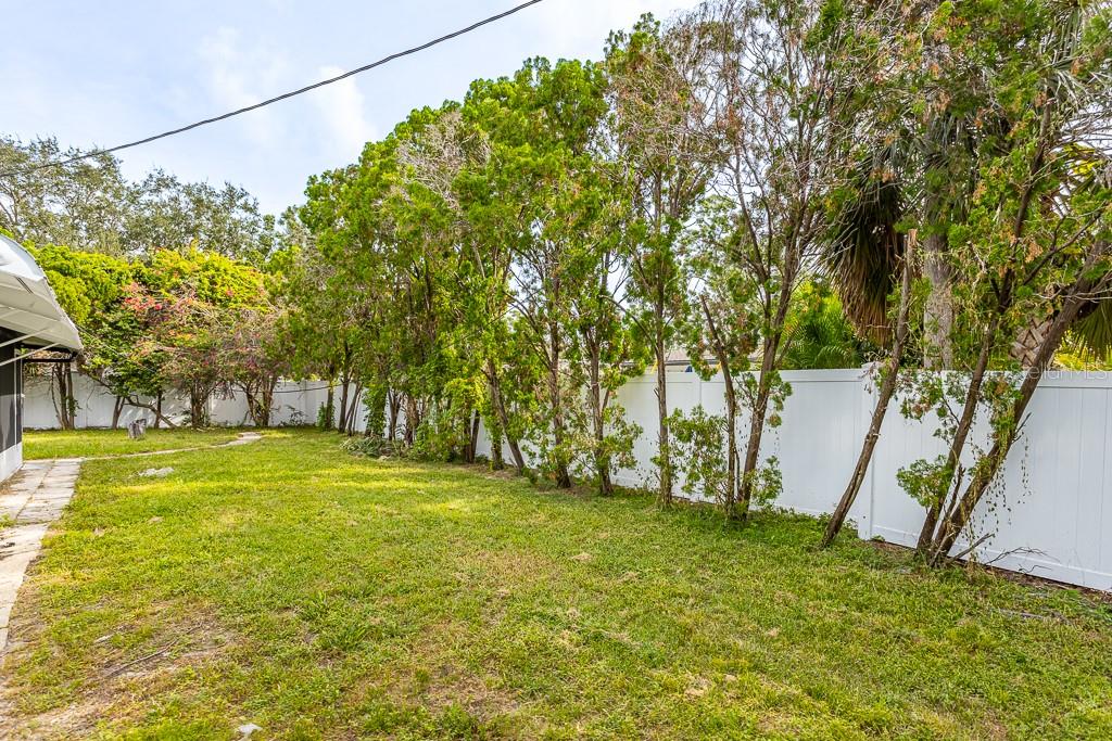 Image 21 of 22 For 4704 Chapin Avenue