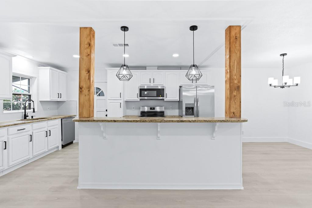 Image 4 of 22 For 4704 Chapin Avenue