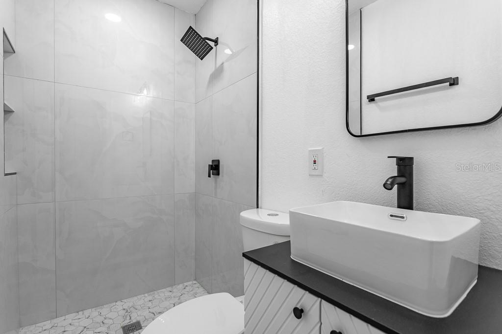 Image 8 of 22 For 4704 Chapin Avenue