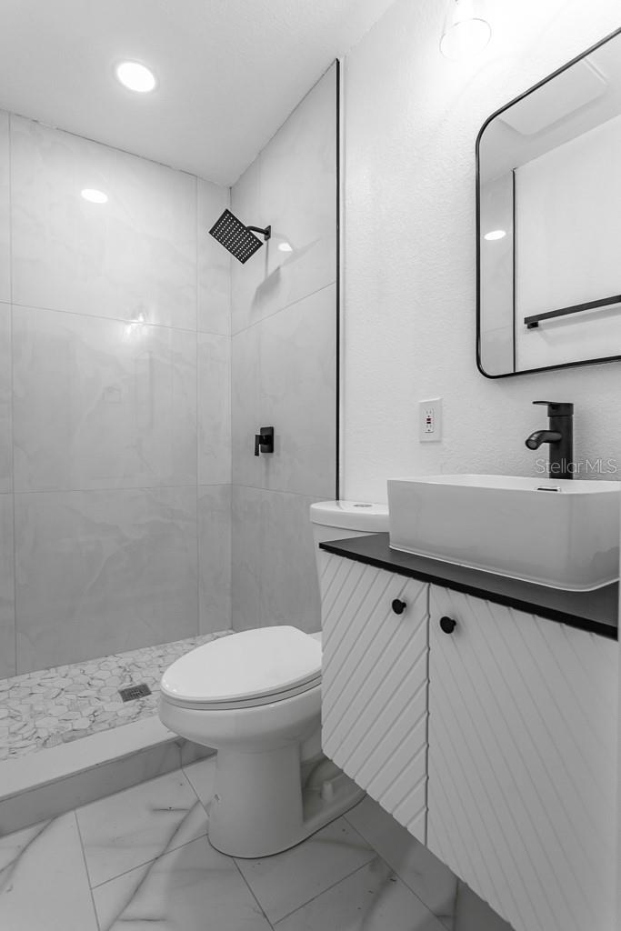 Image 9 of 22 For 4704 Chapin Avenue