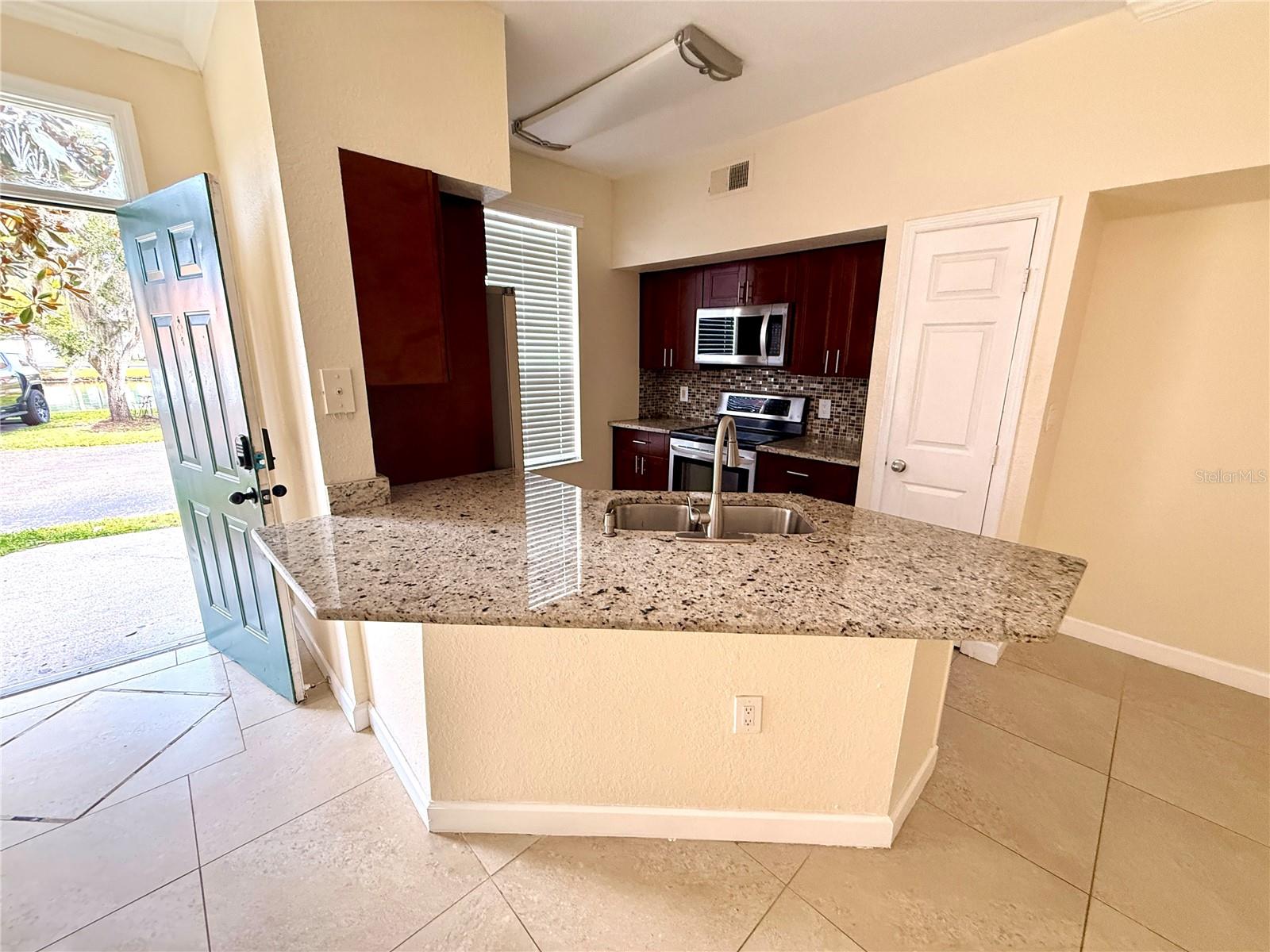 Image 24 of 41 For 10512 Windsor Lake Court 10512