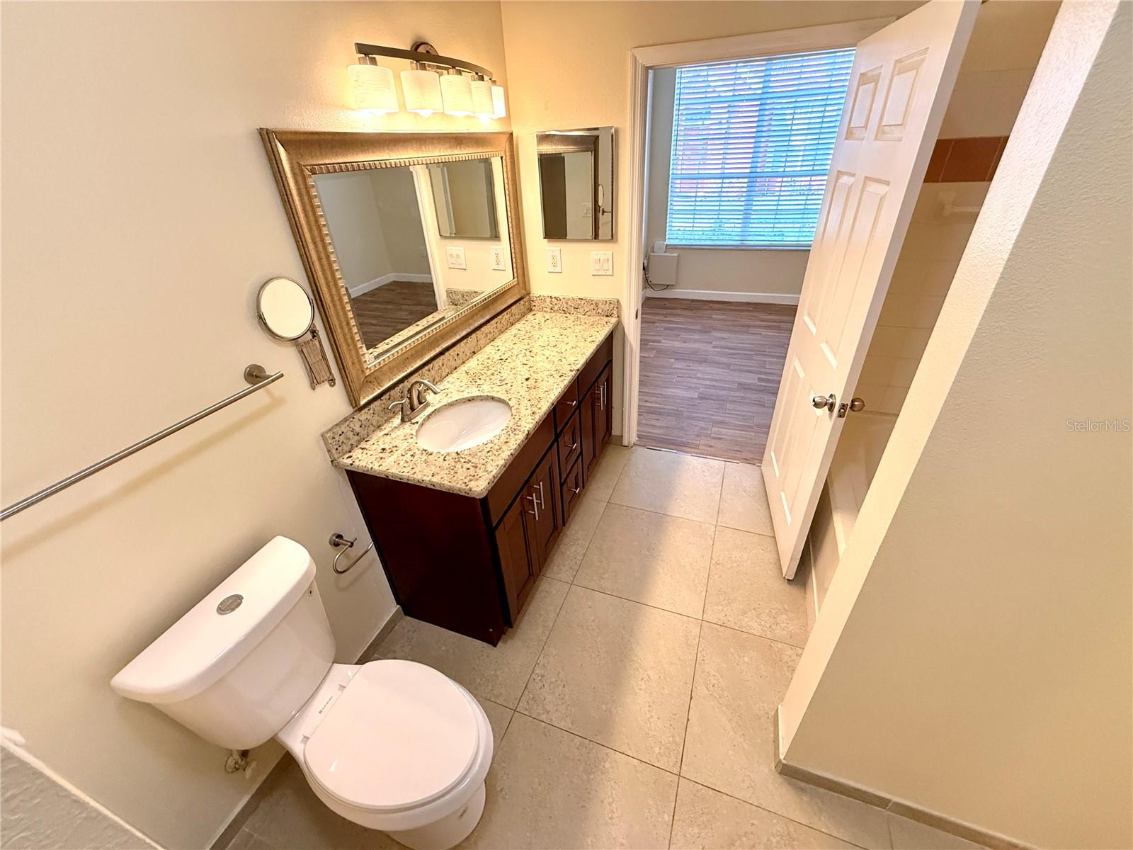 Image 25 of 41 For 10512 Windsor Lake Court 10512