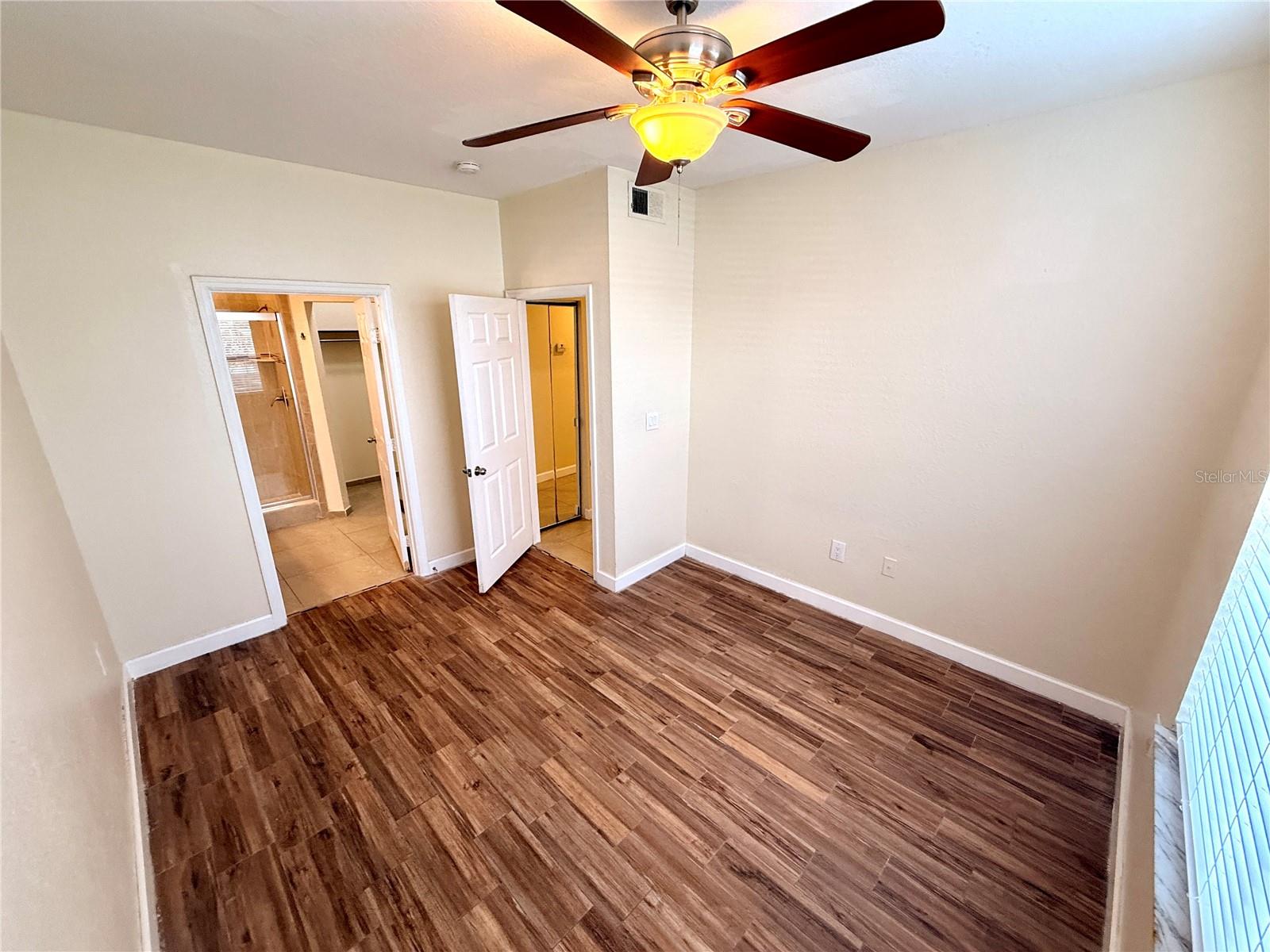 Image 32 of 41 For 10512 Windsor Lake Court 10512