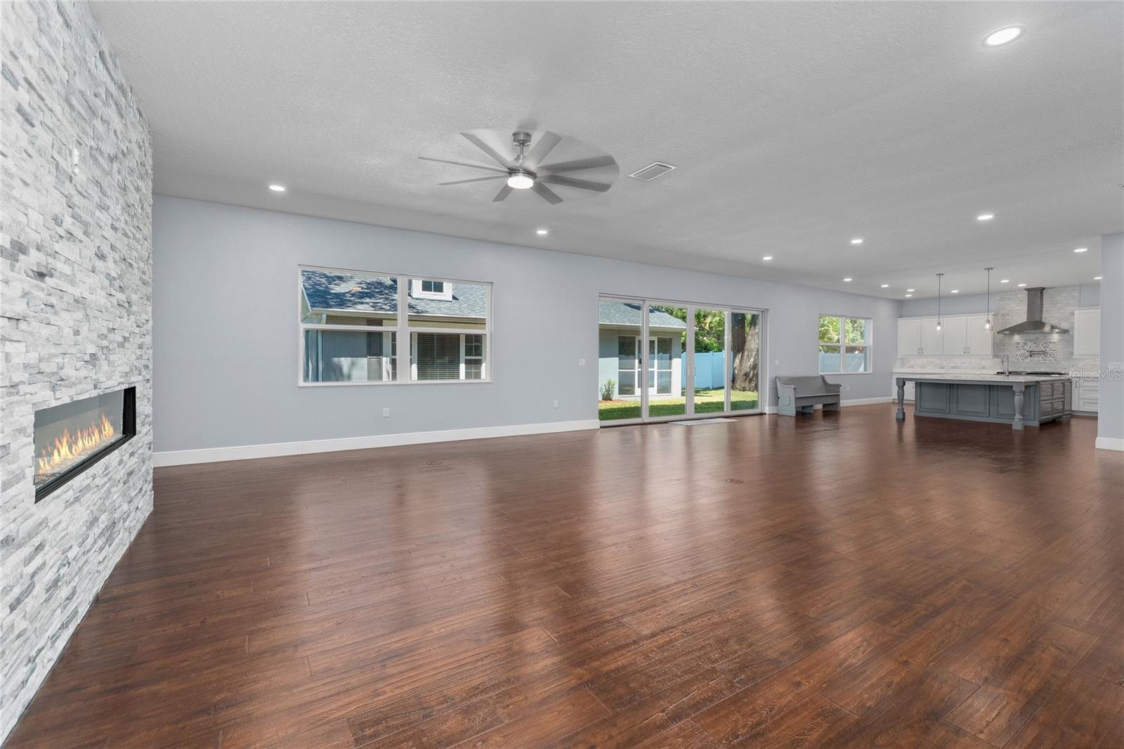 Image 17 of 63 For 3709 Dale Avenue