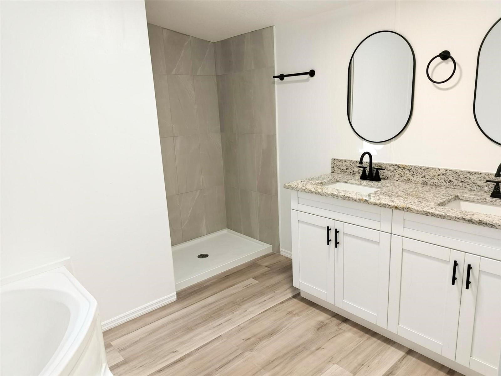 Image 11 of 21 For 12116 Hamlin Road