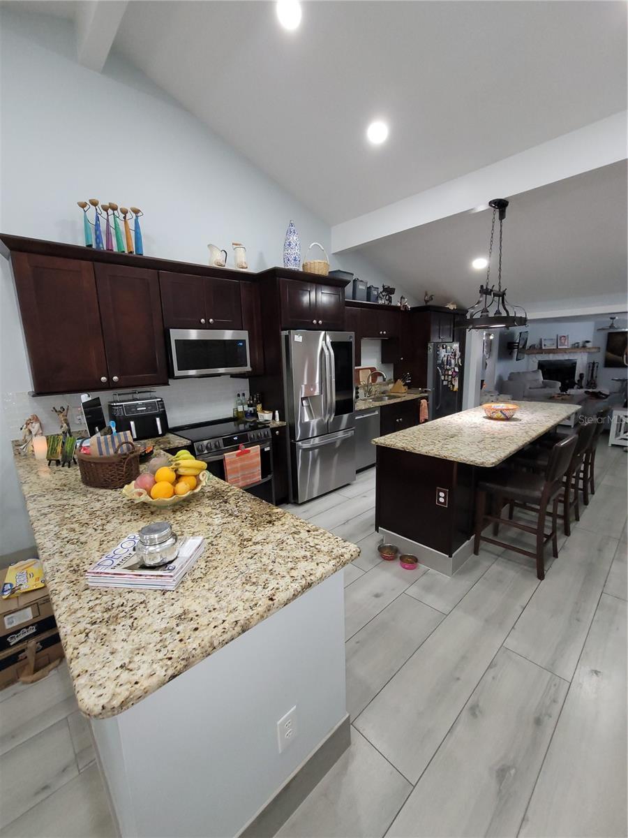 Image 21 of 61 For 8320 Woodlake Place