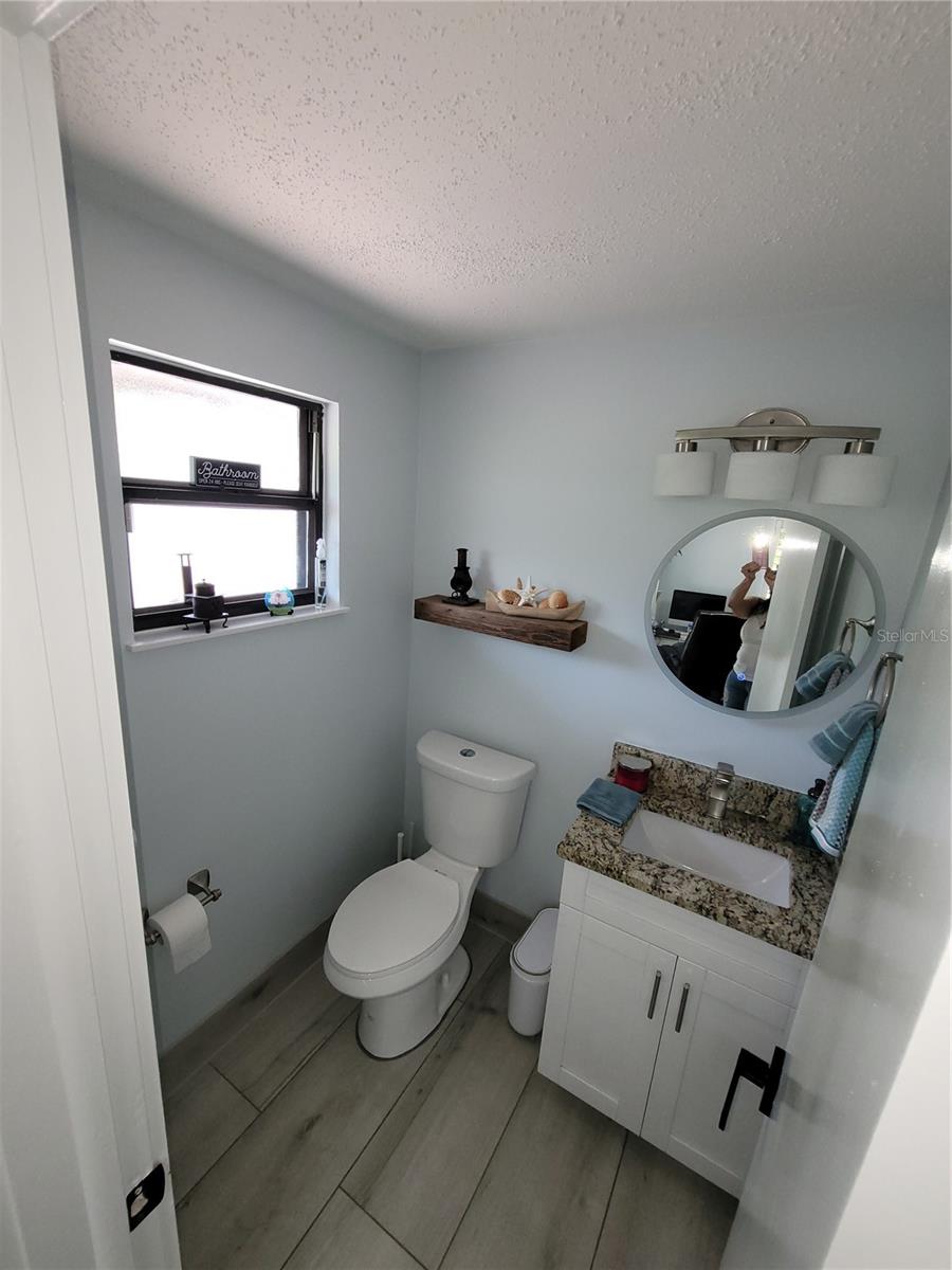 Image 28 of 61 For 8320 Woodlake Place