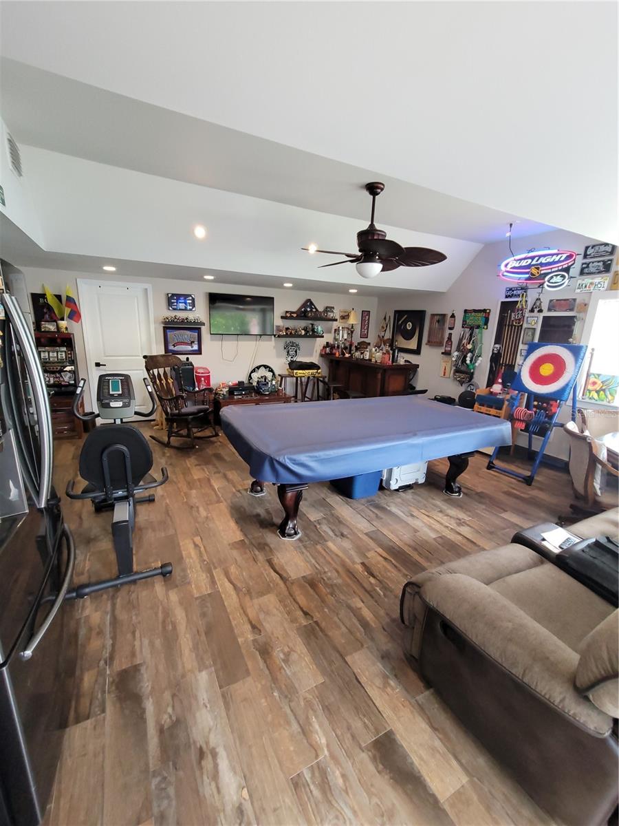Image 30 of 61 For 8320 Woodlake Place