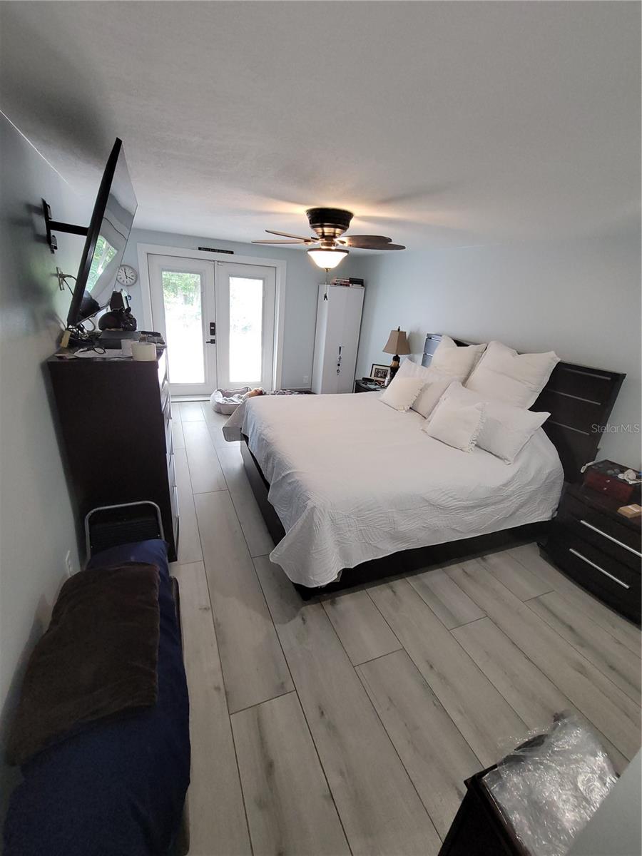 Image 7 of 61 For 8320 Woodlake Place