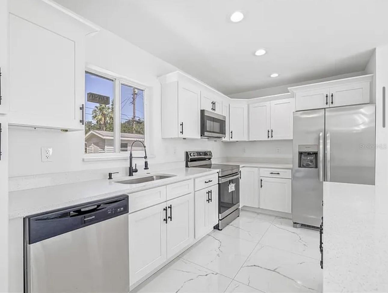 Image 13 of 33 For 1252 San Remo Avenue