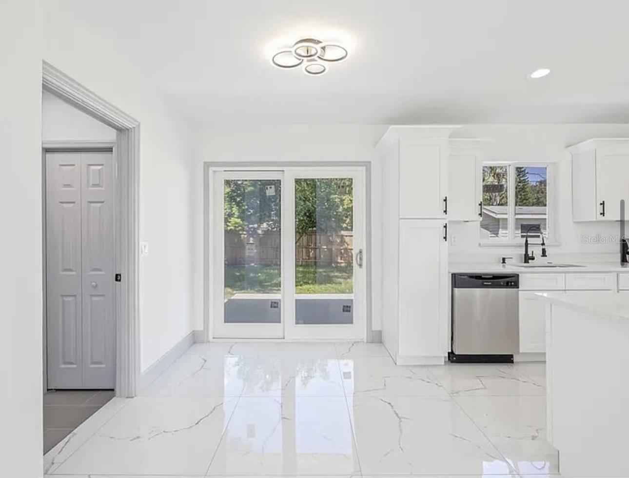 Image 14 of 33 For 1252 San Remo Avenue