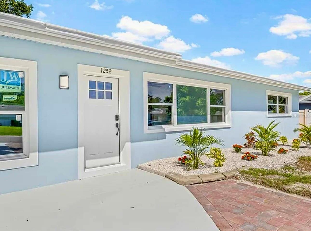 Image 3 of 33 For 1252 San Remo Avenue