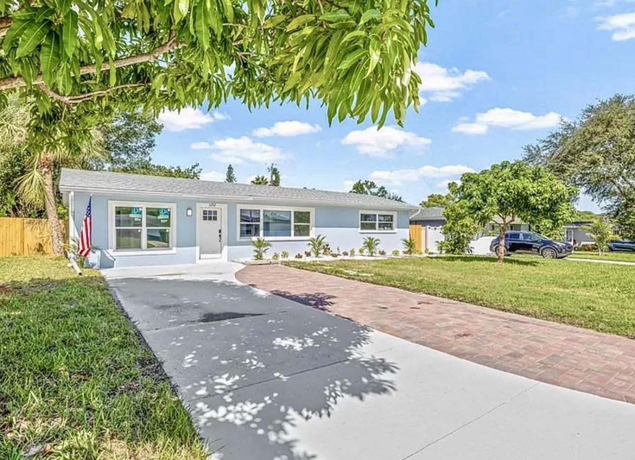 Image 4 of 33 For 1252 San Remo Avenue