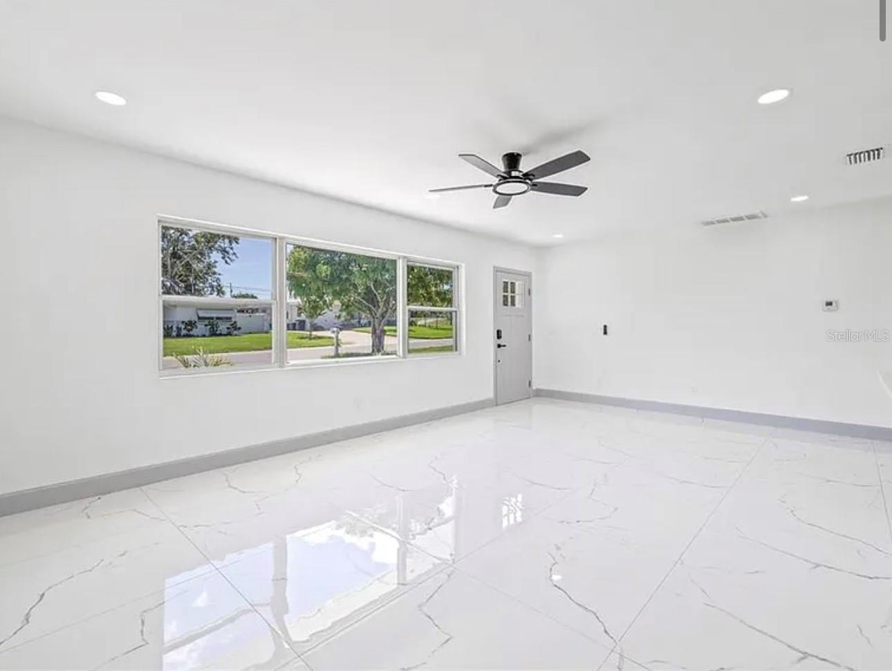 Image 8 of 33 For 1252 San Remo Avenue