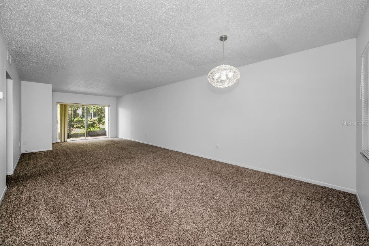 Image 11 of 46 For 860 Virginia Street 105