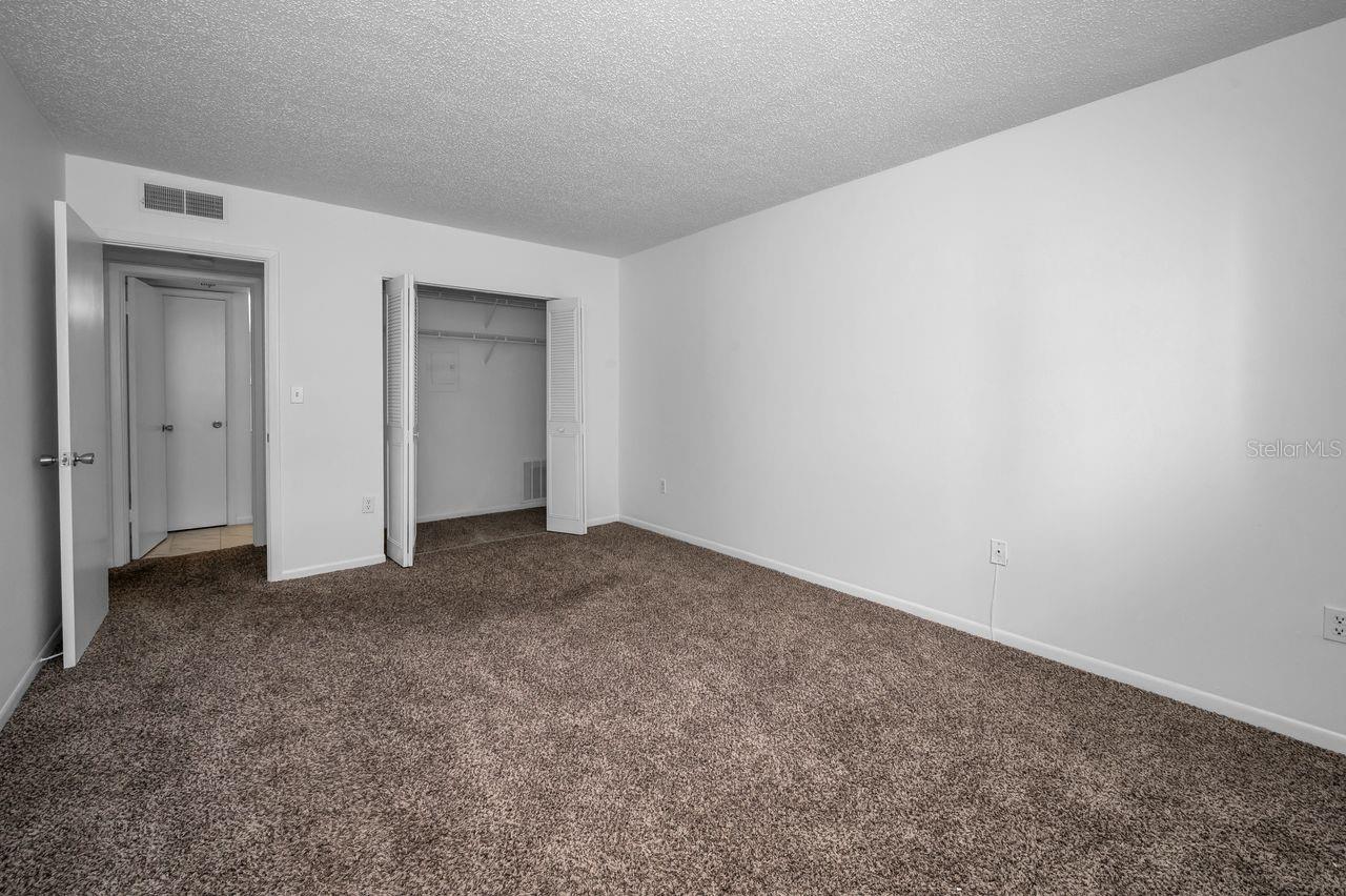 Image 17 of 46 For 860 Virginia Street 105