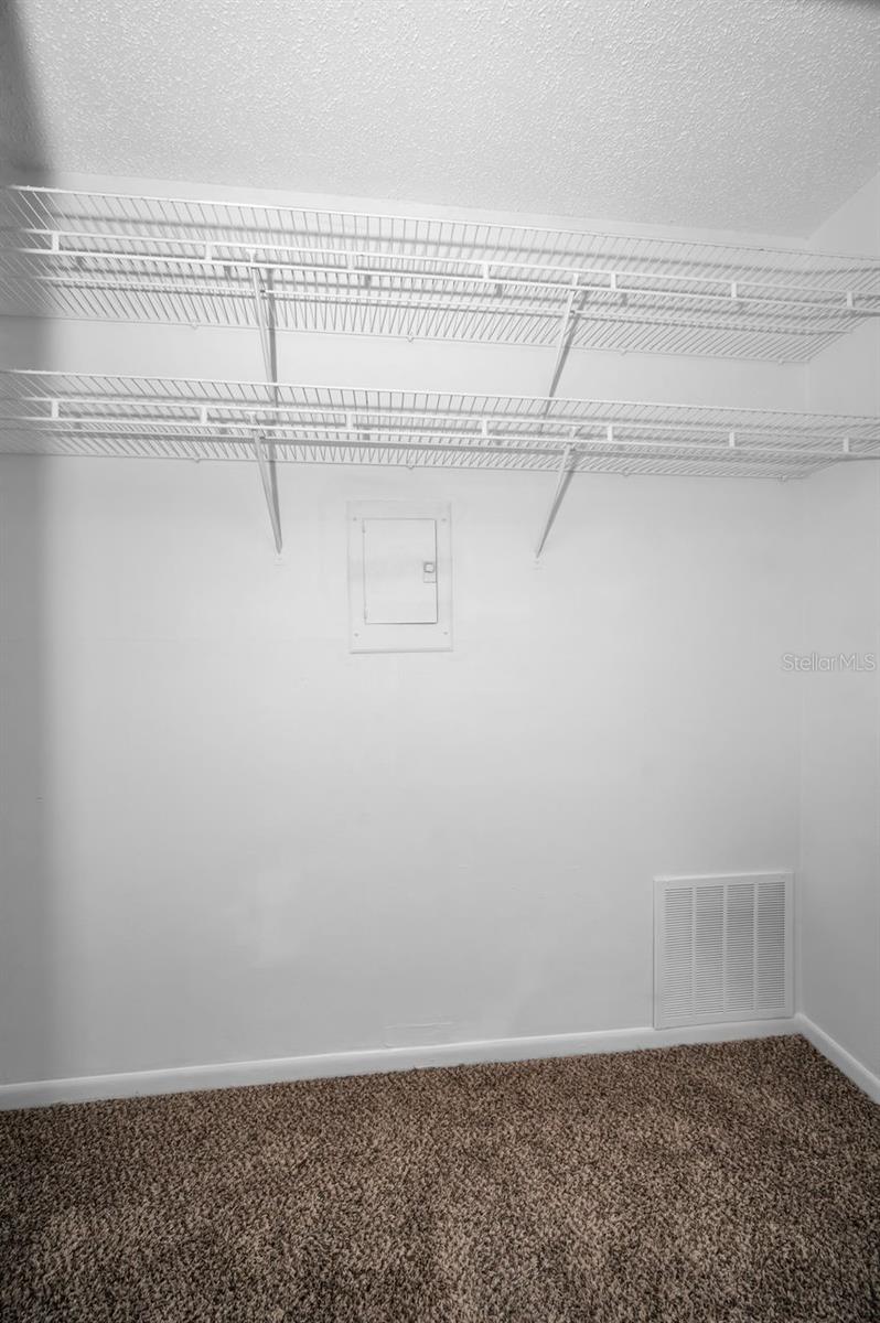 Image 20 of 46 For 860 Virginia Street 105