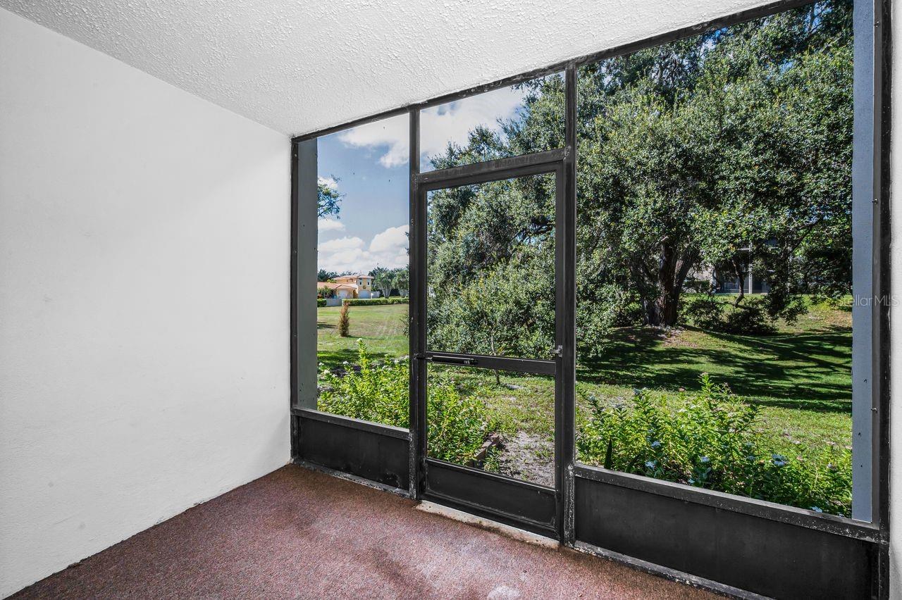 Image 21 of 46 For 860 Virginia Street 105