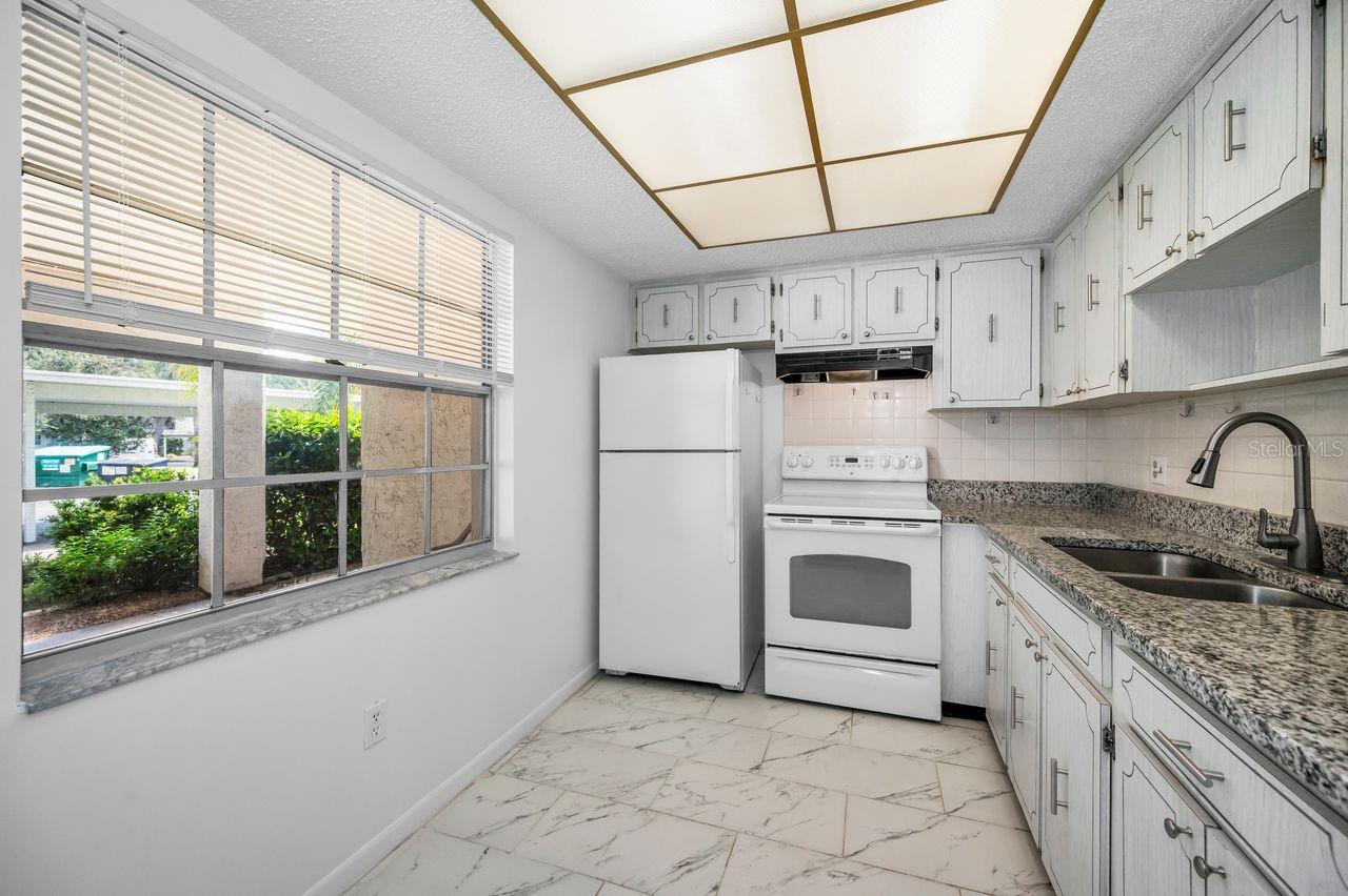 Image 6 of 46 For 860 Virginia Street 105