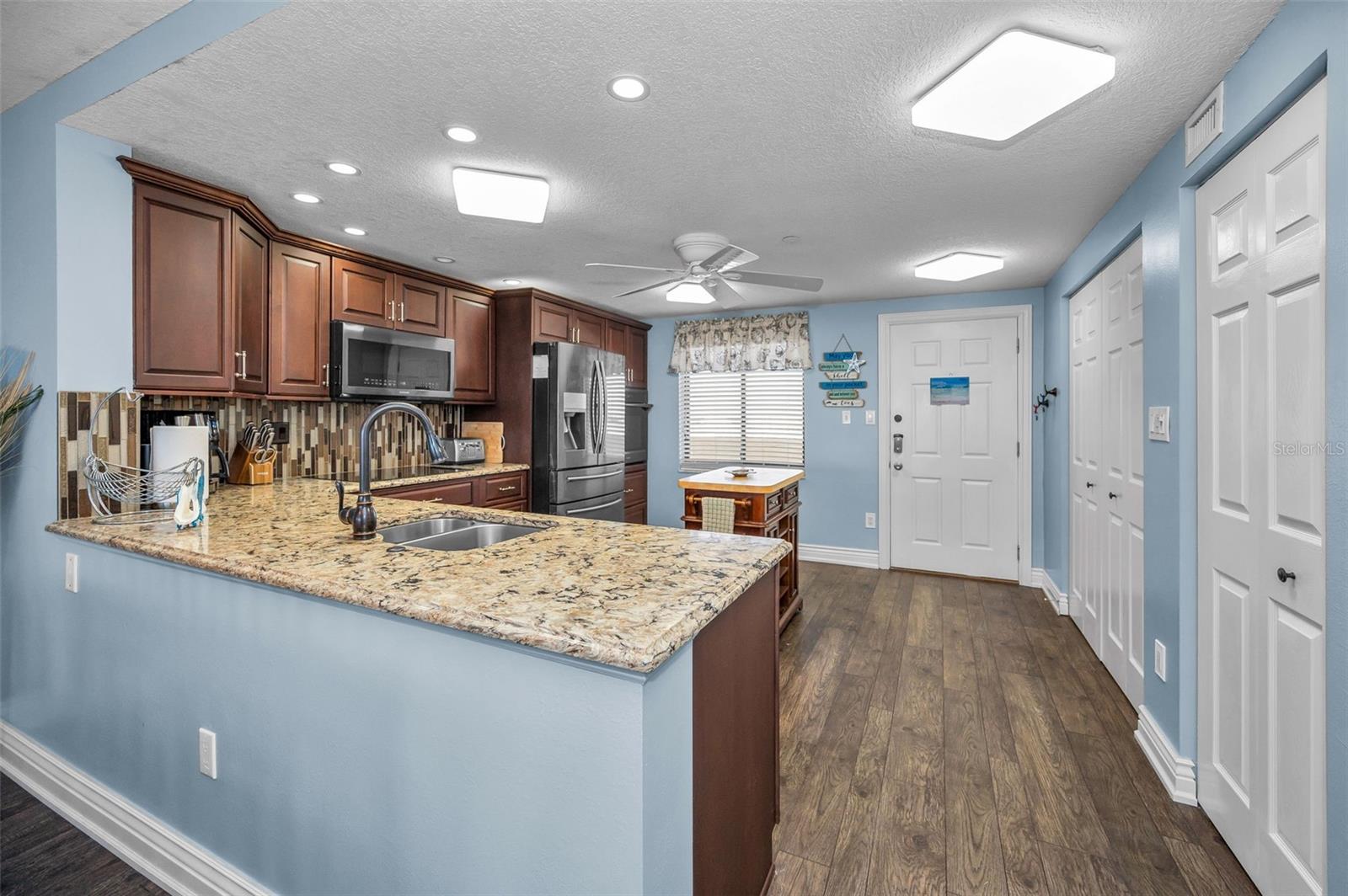 Image 11 of 69 For 14950 Gulf Boulevard 1206