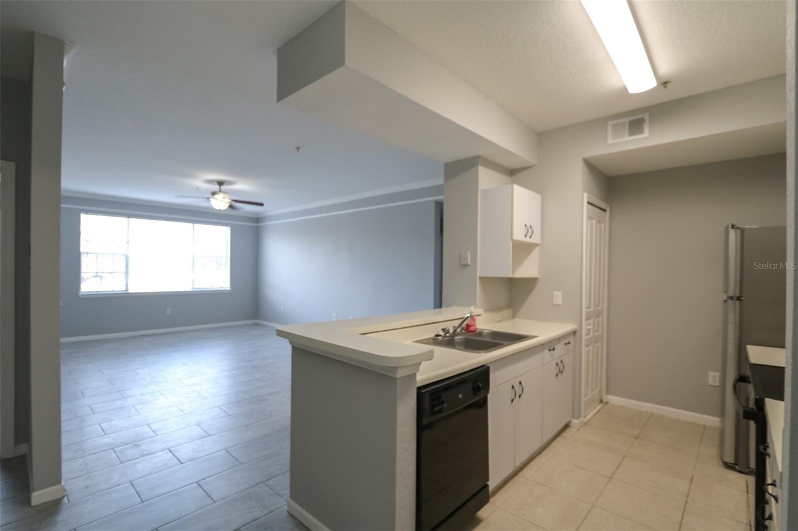 Image 2 of 35 For 17101 Carrington Park Drive 405