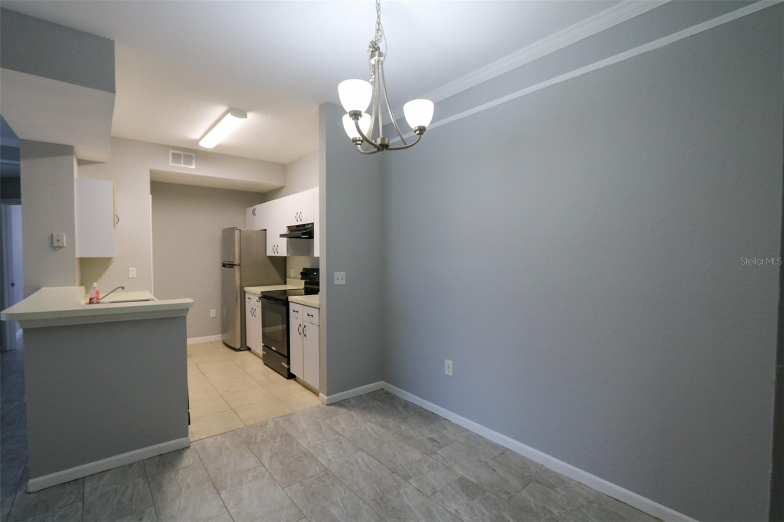 Image 4 of 35 For 17101 Carrington Park Drive 405
