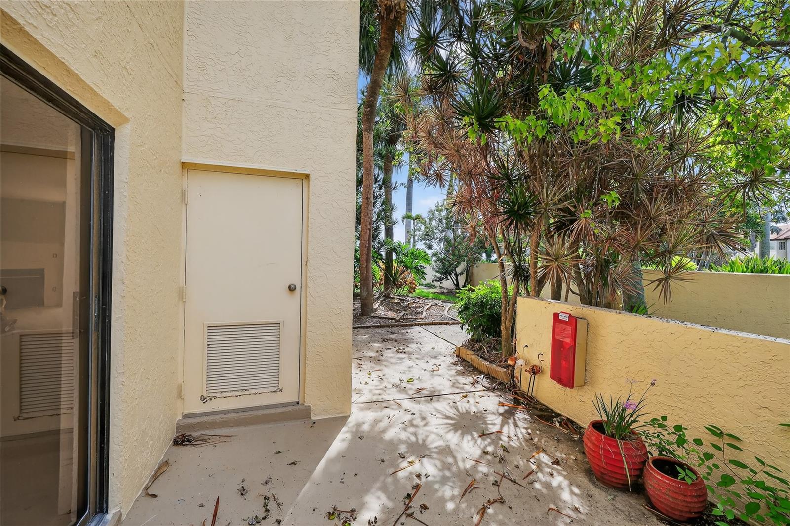 Image 13 of 51 For 7550 Sunshine Skyway Lane S P12