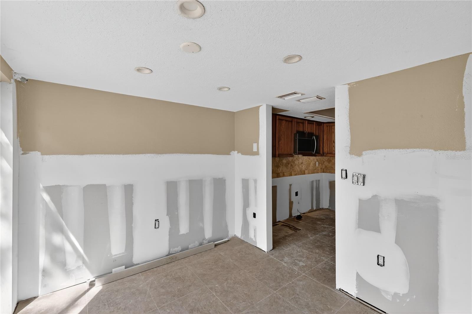 Image 14 of 51 For 7550 Sunshine Skyway Lane S P12