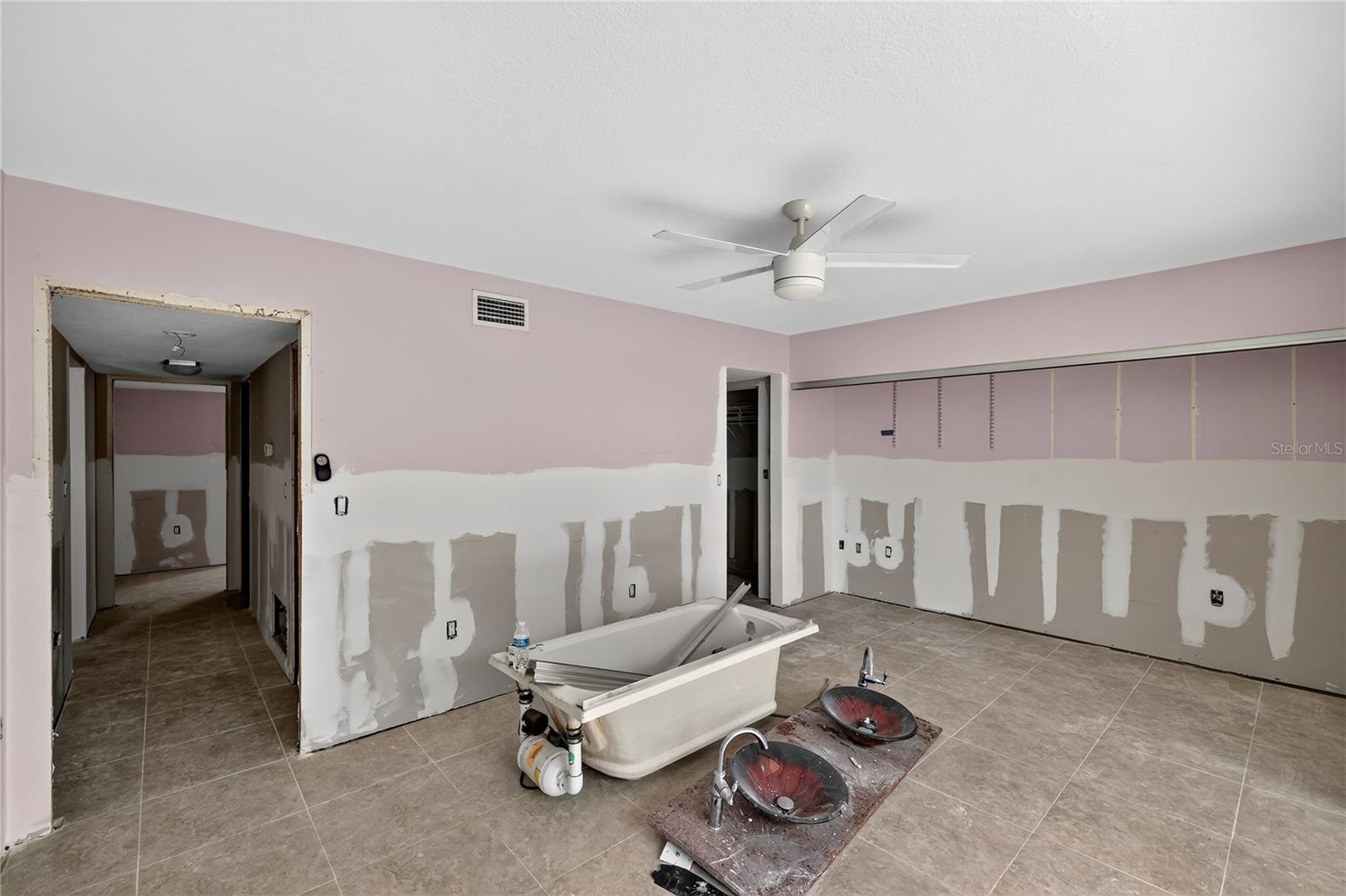 Image 18 of 51 For 7550 Sunshine Skyway Lane S P12