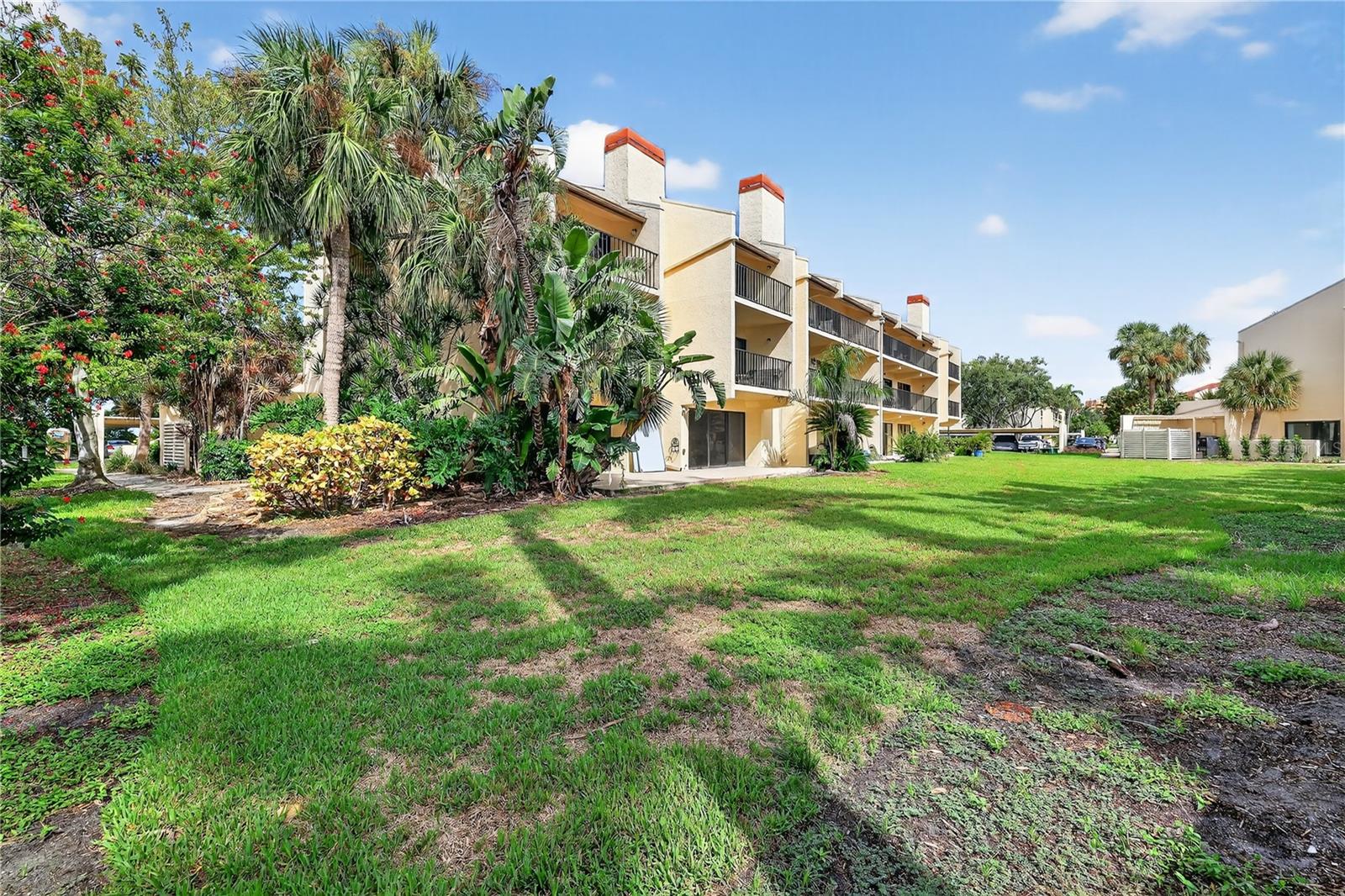 Image 40 of 51 For 7550 Sunshine Skyway Lane S P12