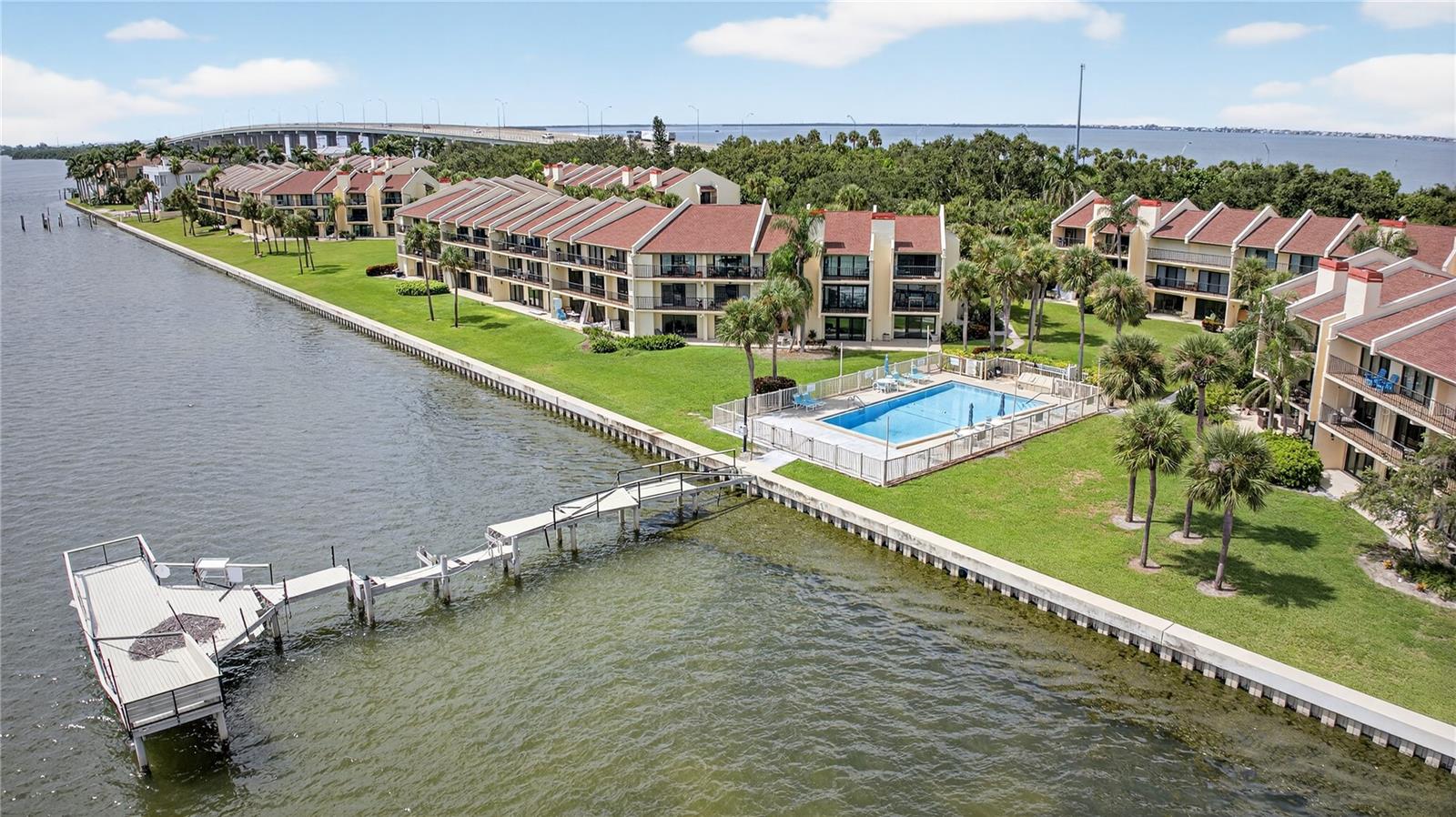Image 47 of 51 For 7550 Sunshine Skyway Lane S P12