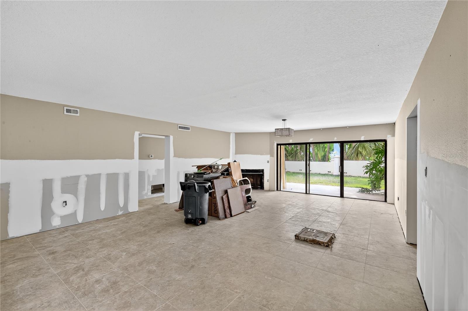 Image 5 of 51 For 7550 Sunshine Skyway Lane S P12
