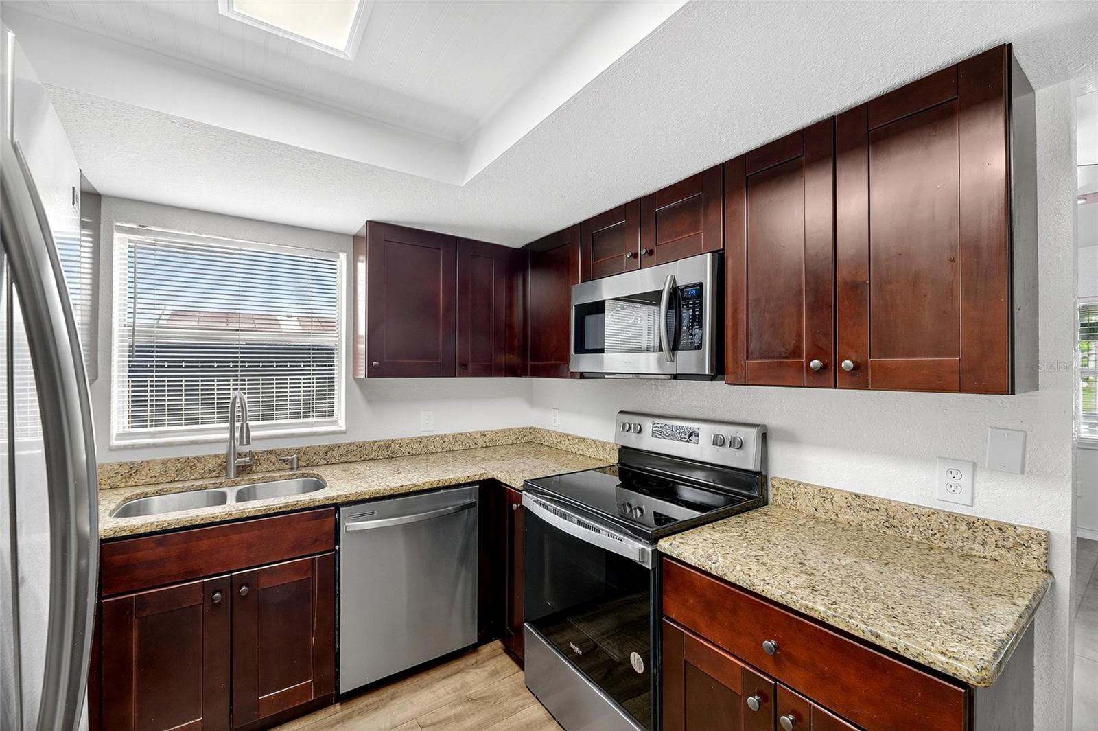 Image 13 of 34 For 6420 69th Avenue N