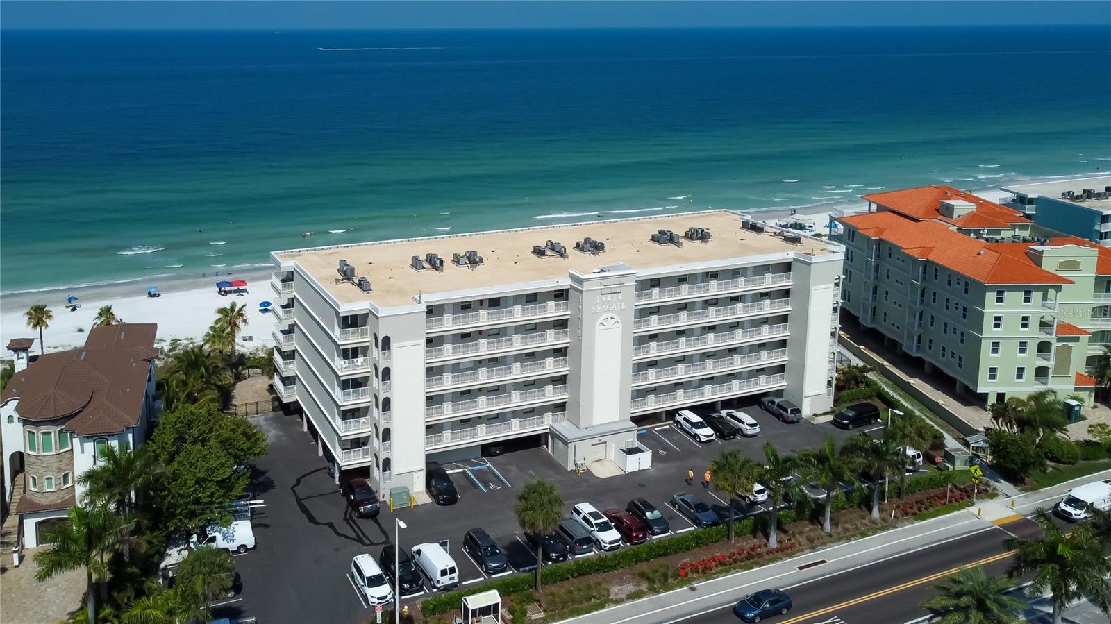 Image 30 of 43 For 19418 Gulf Boulevard 407
