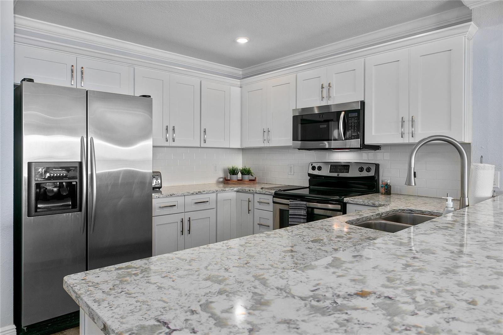 Image 31 of 43 For 19418 Gulf Boulevard 407