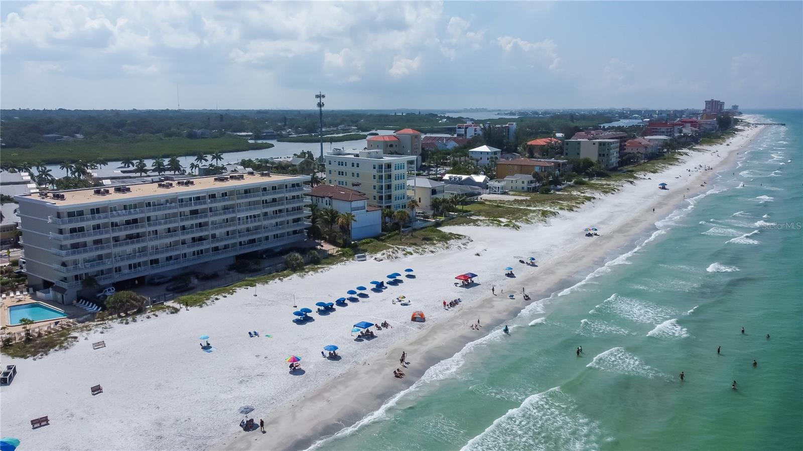 Image 36 of 43 For 19418 Gulf Boulevard 407