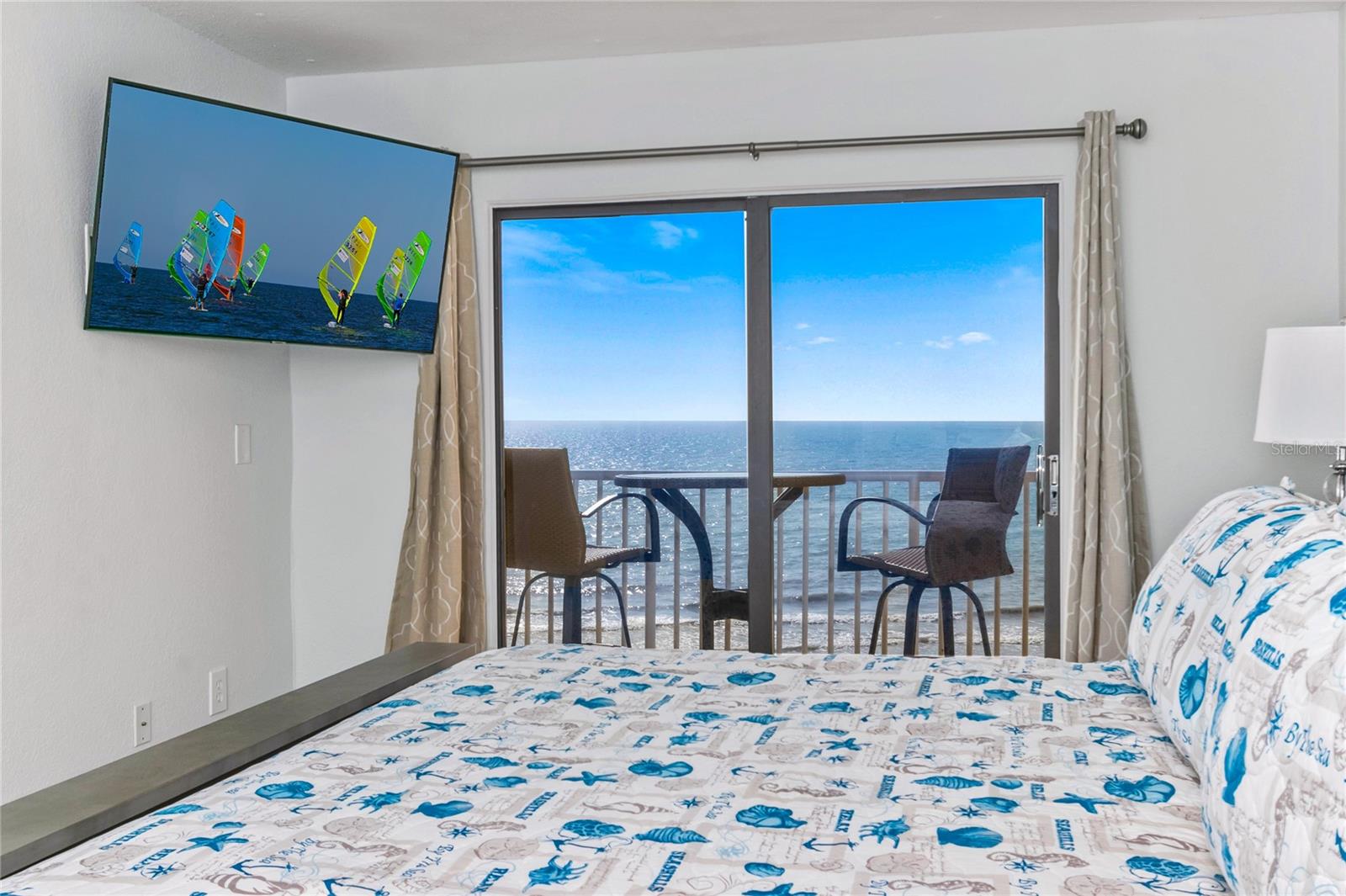 Image 7 of 43 For 19418 Gulf Boulevard 407