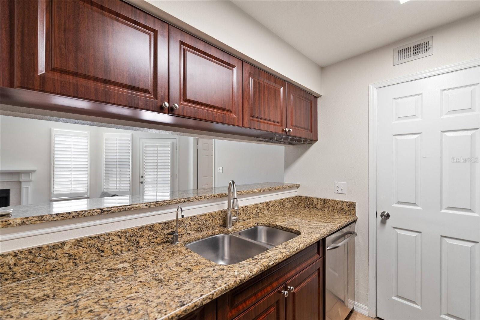 Image 10 of 26 For 1000 Horatio Street 215